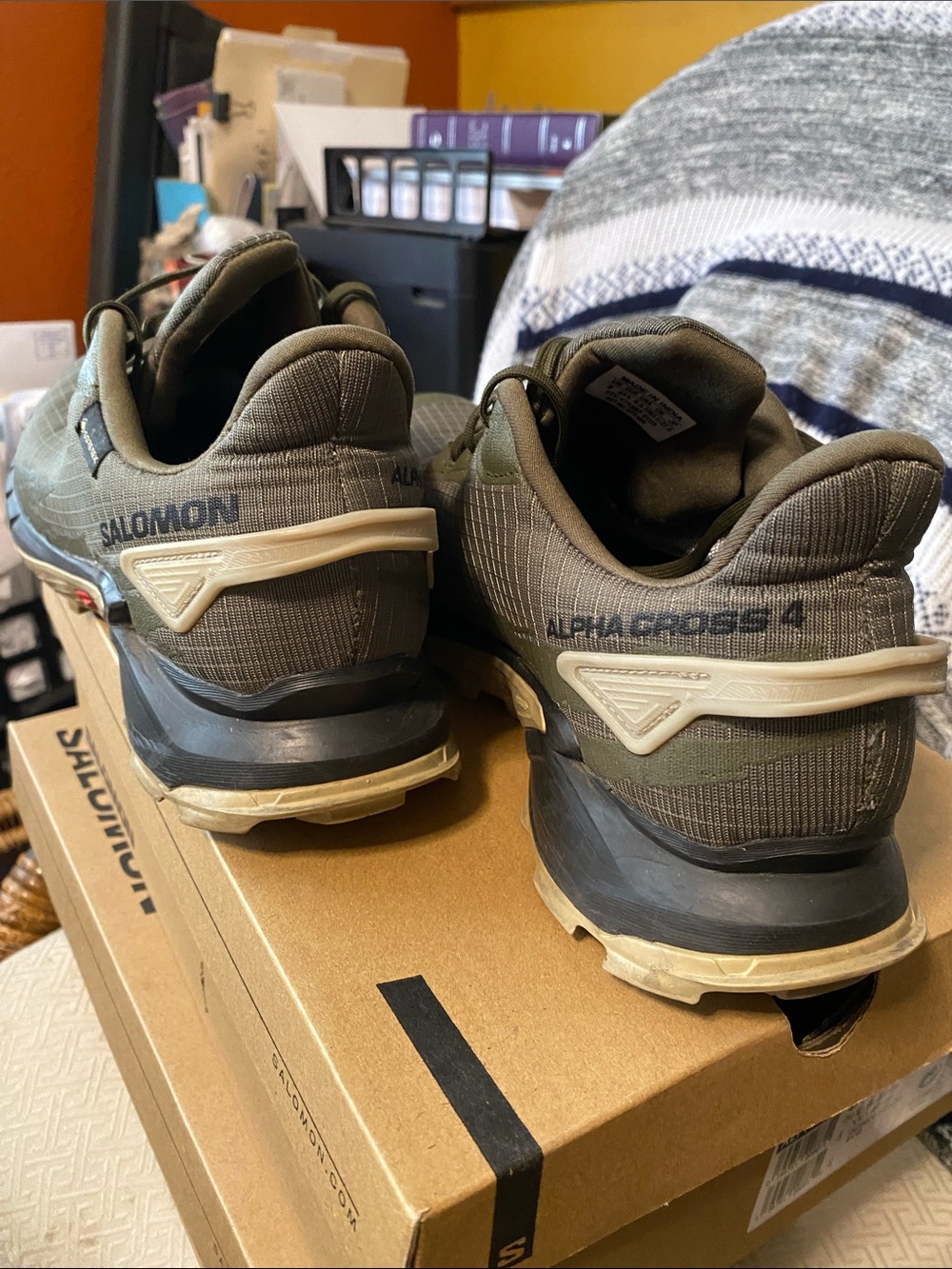 Salomon -Alphacross 4 GTX
Olive Green and Tan Trail Sneakers - Picture 7 of 7
